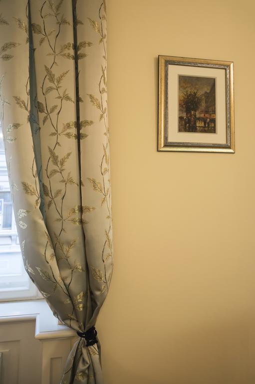 Modern Vsehrdova Apartament Praga