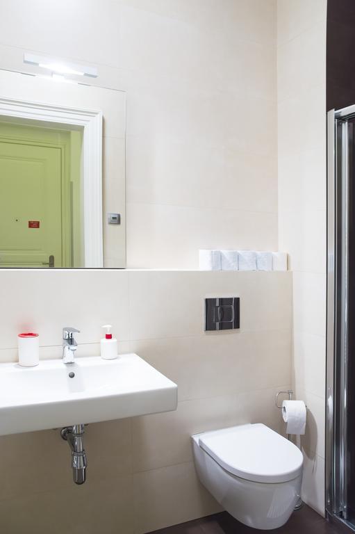 Modern Vsehrdova Apartamento *