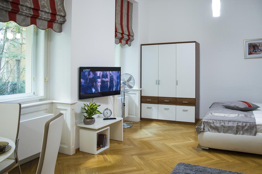 Apartament Modern Vsehrdova Praga